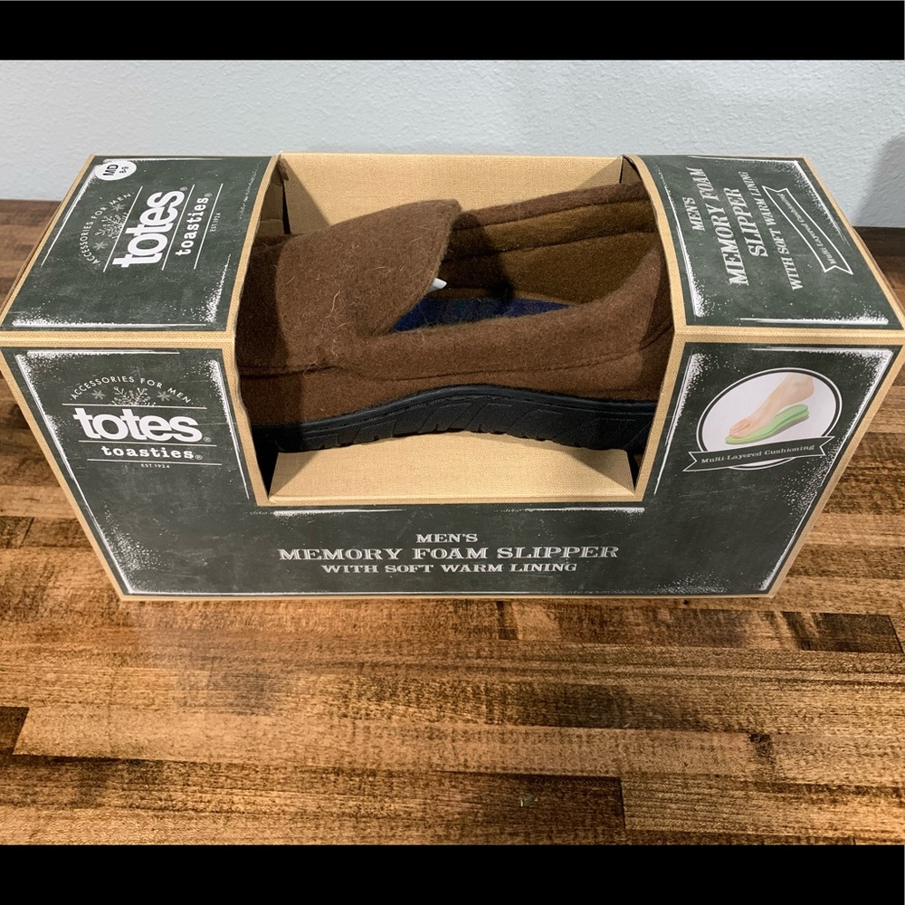 Totes Men’s Slippers